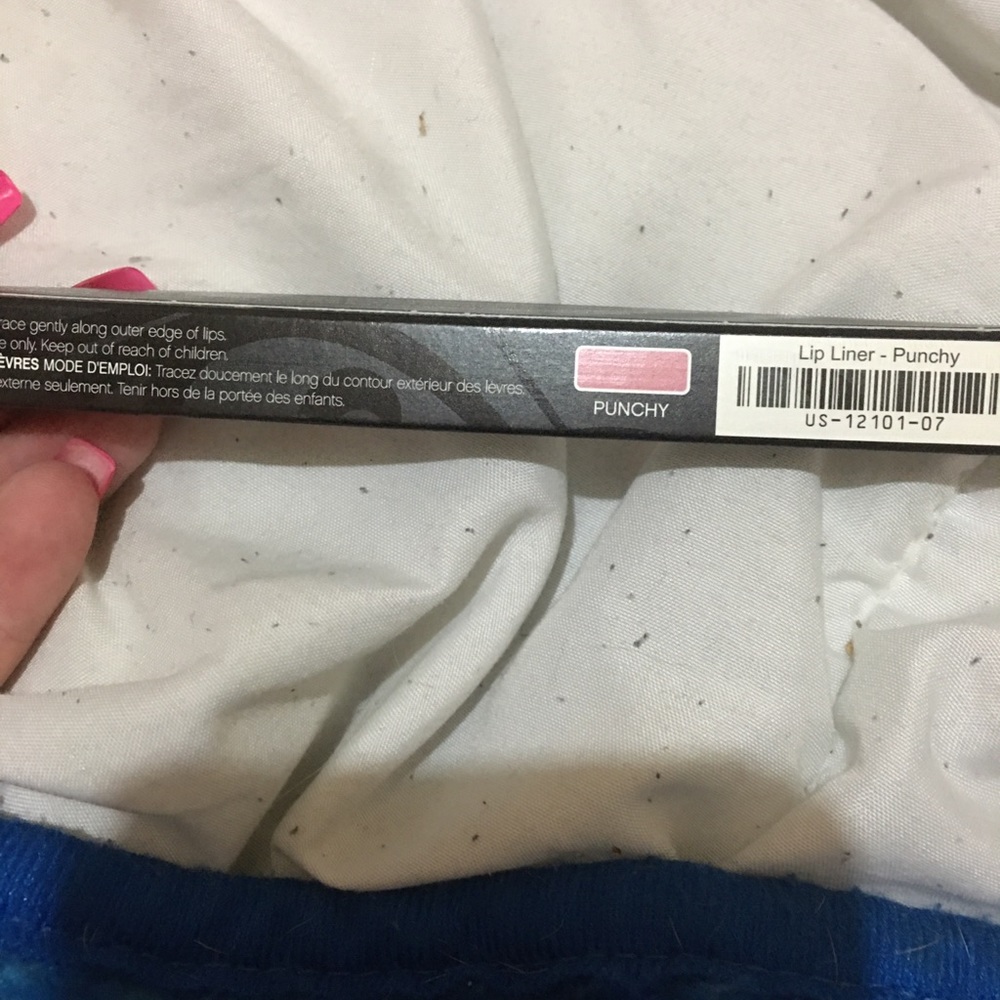 ❣️2/30❣️ YOUNIQUE | Pencil Lip Liner